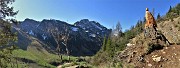 14 Aquila reale scolpita in tronco d'abete con vista in Corno Branchino